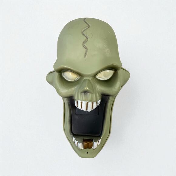 Vintage‎ Talking Animated Halloween Wall Skull Sound Motion Sensor 8" - Picture 1 of 11